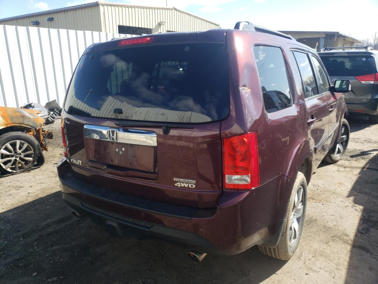 Photo 4 from auction – 2014 HONDA PILOT with VIN 5FNYF4H90EB046318