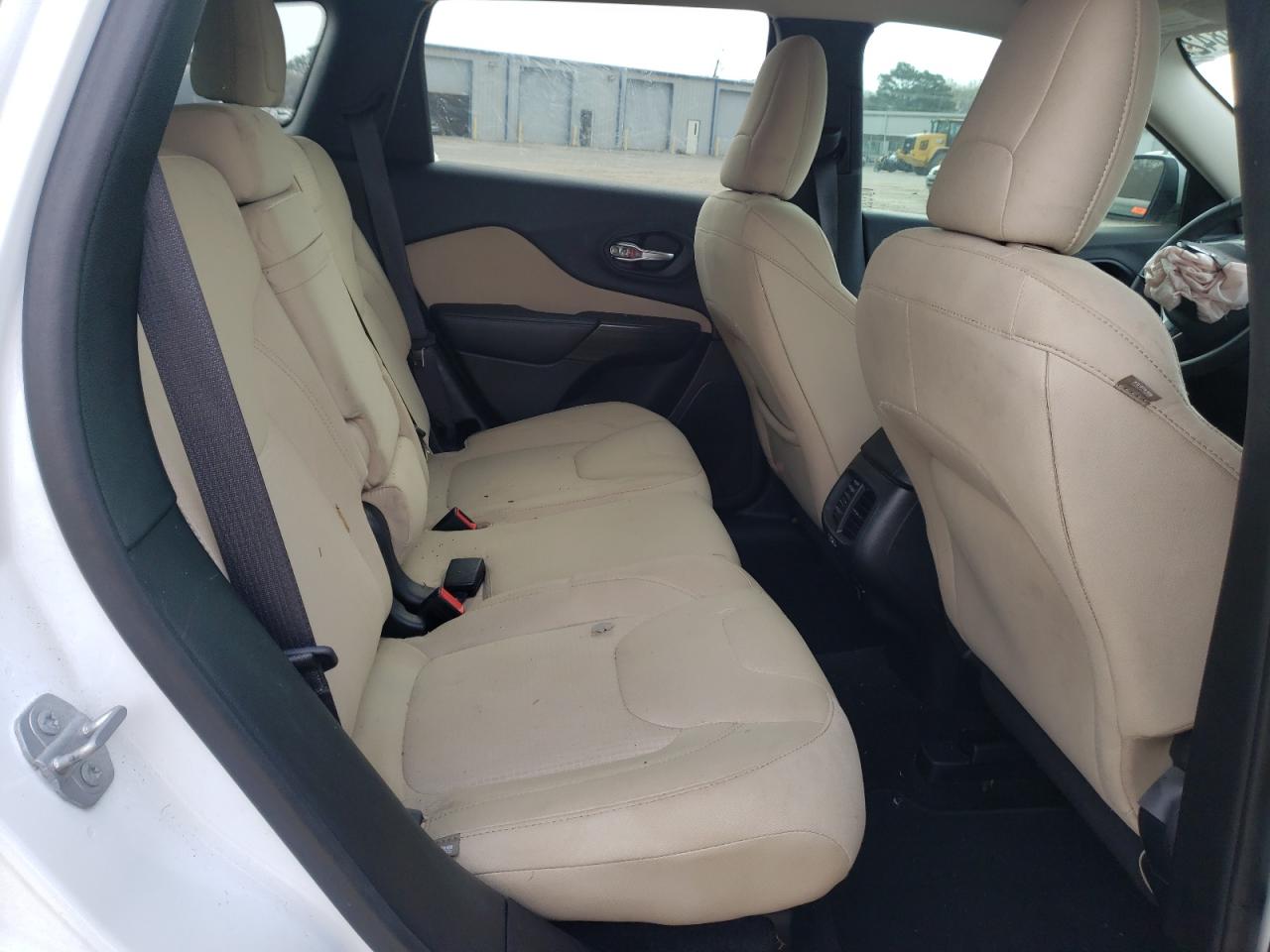Photo 6 from auction – 2016 JEEP CHEROKEE L with VIN 1C4PJLCS2GW136924