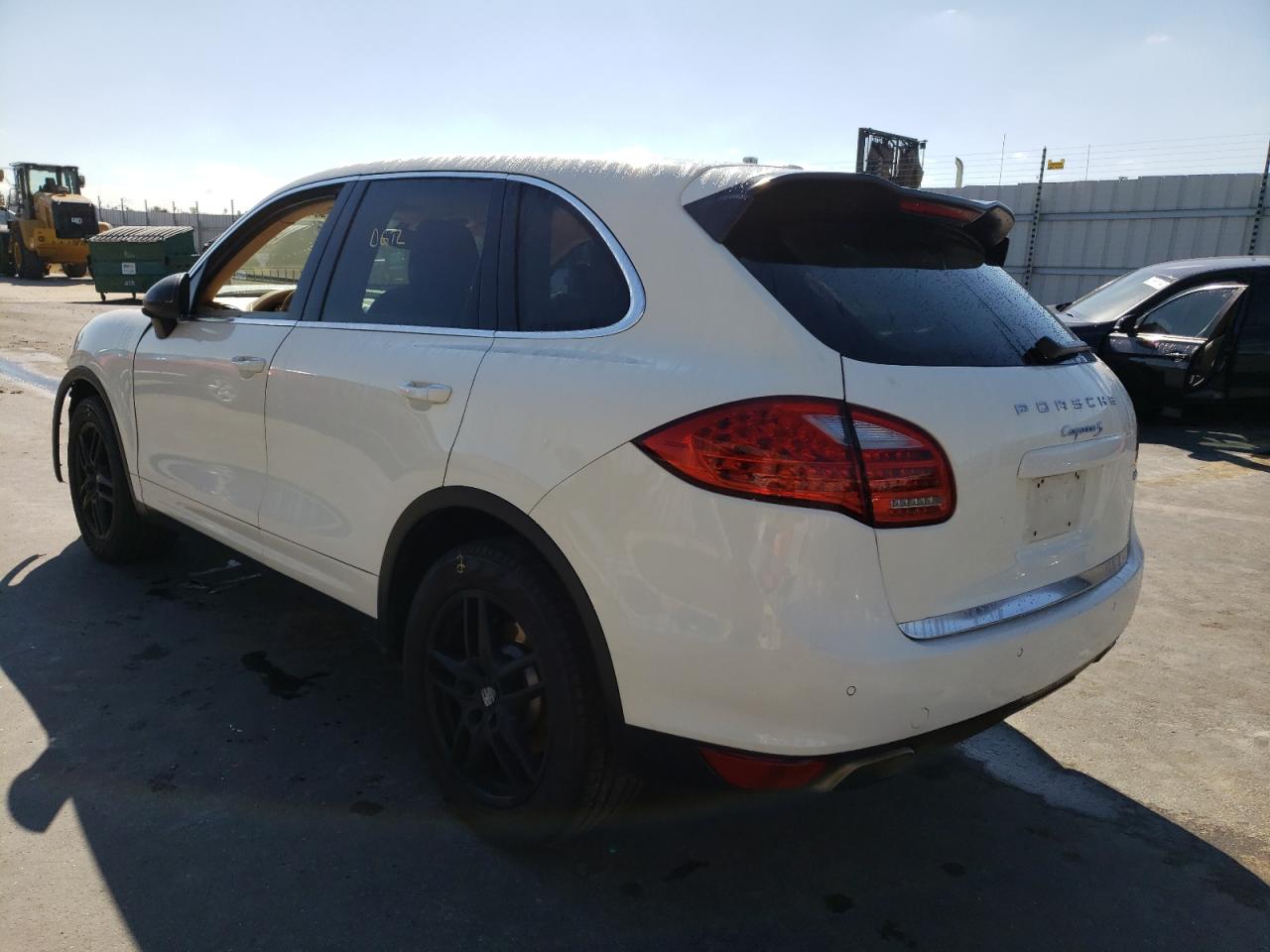 Photo 3 from auction – 2011 PORSCHE CAYENNE S with VIN WP1AB2A24BLA42424