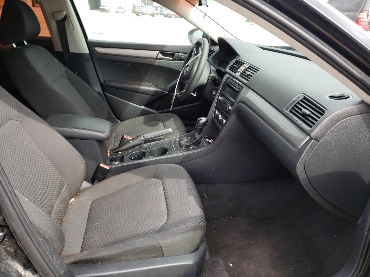 Photo 5 from auction – 2012 VOLKSWAGEN PASSAT S with VIN 1VWAP7A39CC015081
