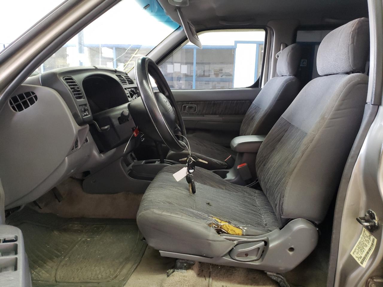 Photo 5 from auction – 2000 NISSAN FRONTIER C with VIN 1N6ED27T1YC344370