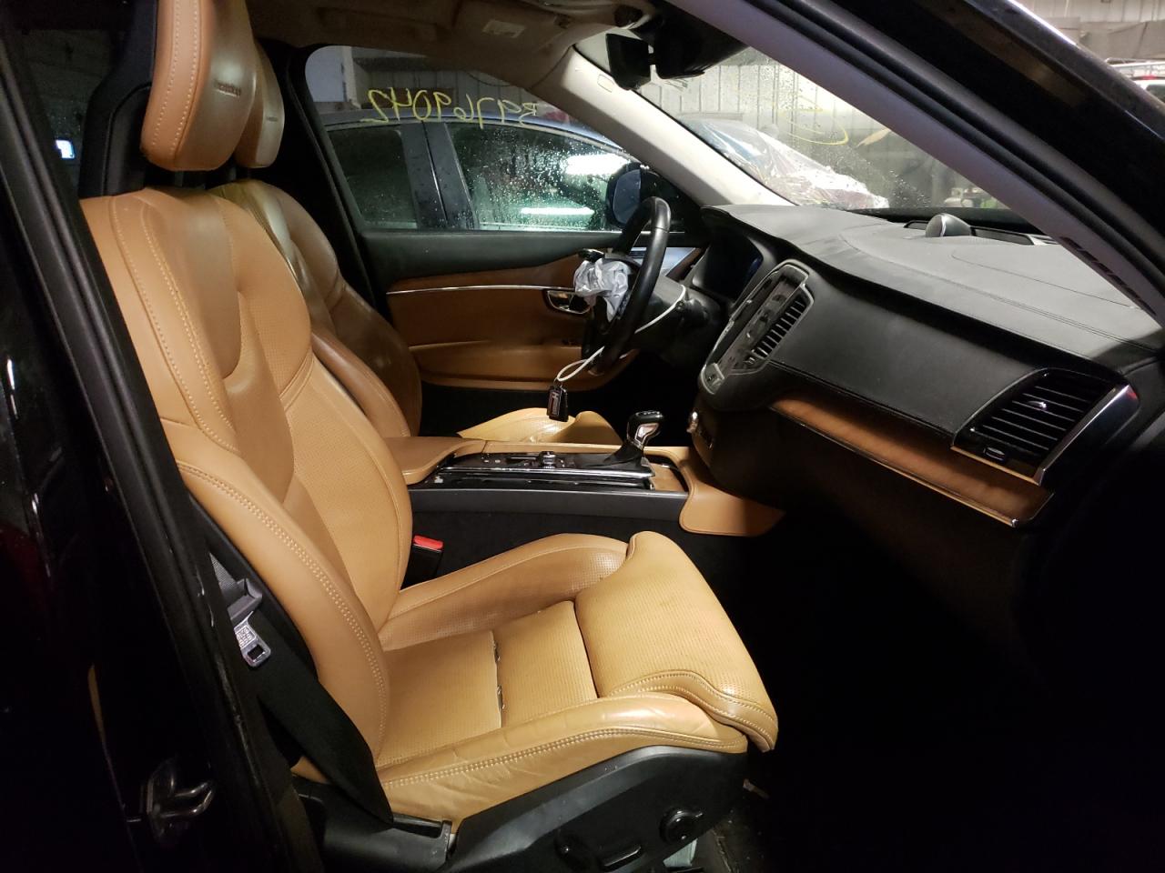 Photo 5 from auction – 2016 VOLVO XC90 T6 with VIN YV4A22PL4G1028475
