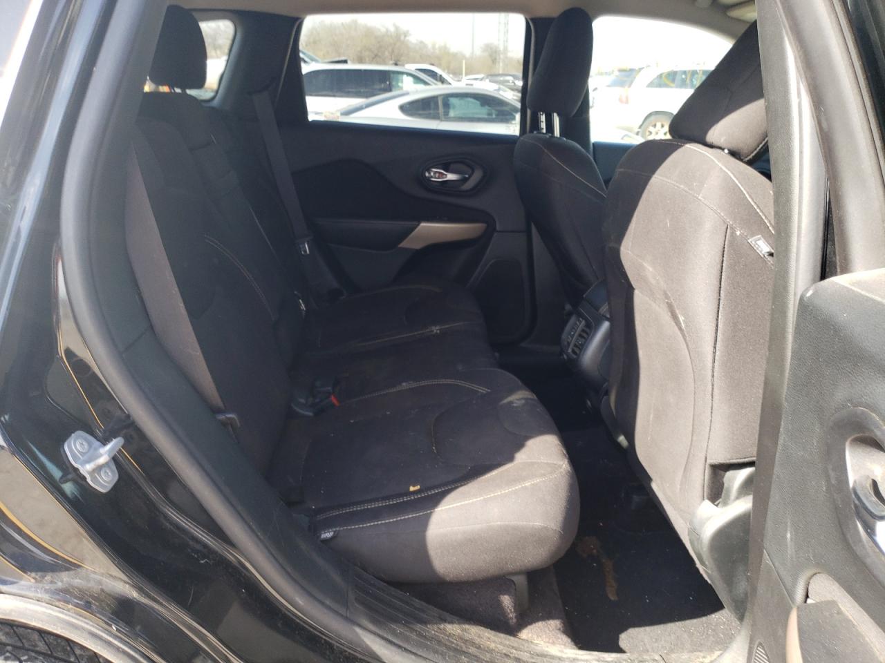 Photo 6 from auction – 2017 JEEP CHEROKEE L with VIN 1C4PJLCB4HW660903