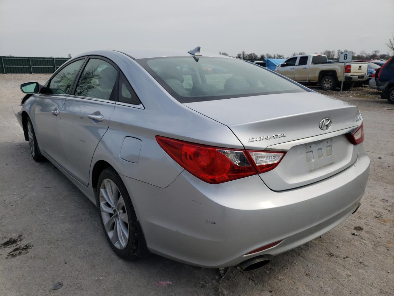 Photo 3 from auction – 2011 HYUNDAI SONATA SE with VIN 5NPEC4AB9BH316832