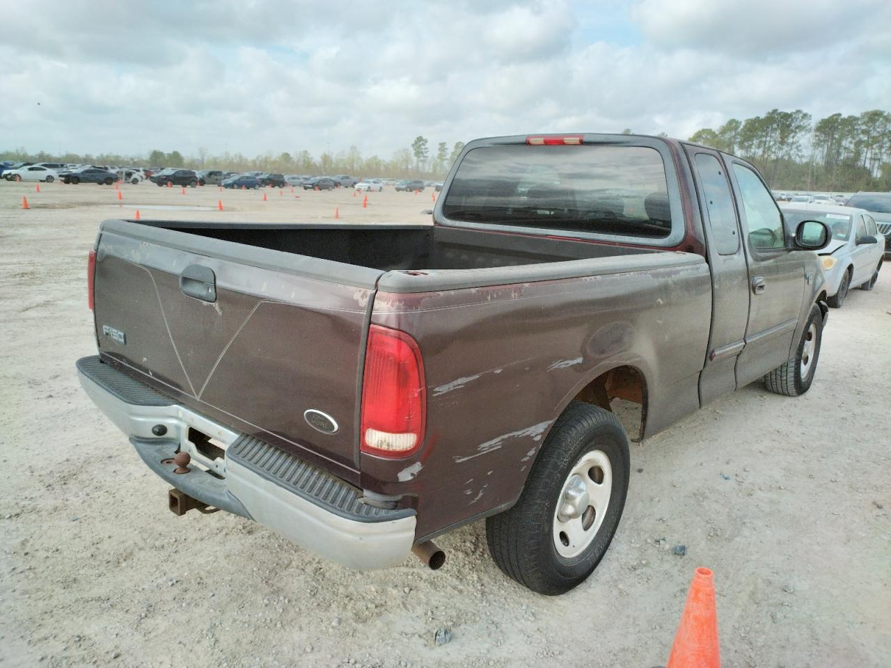 Photo 4 from auction – 2003 FORD F150 with VIN 1FTRX17LX3NB17813