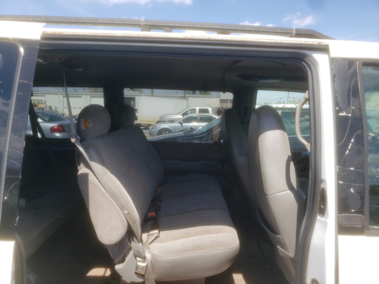 Photo 6 from auction – 2000 CHEVROLET ASTRO with VIN 1GNDM19W0YB162964