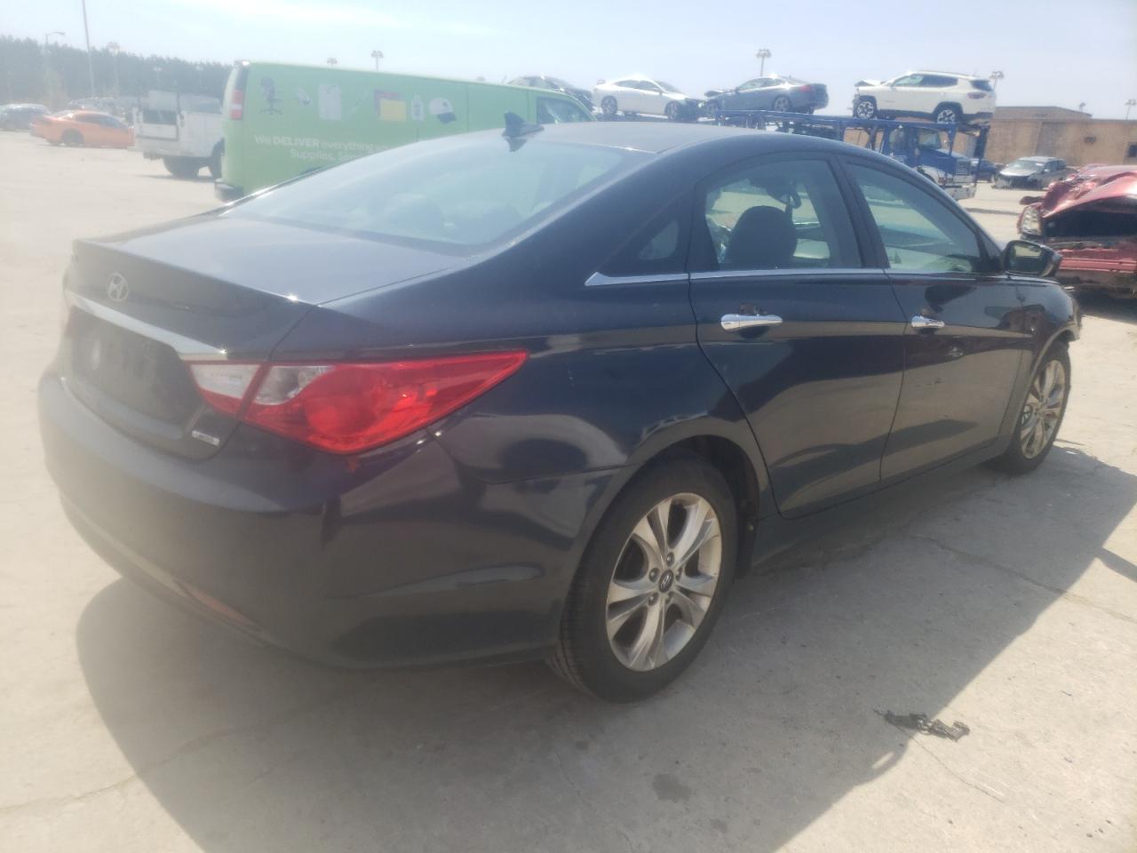 Photo 4 from auction – 2011 HYUNDAI SONATA SE with VIN 5NPEC4AC2BH200994