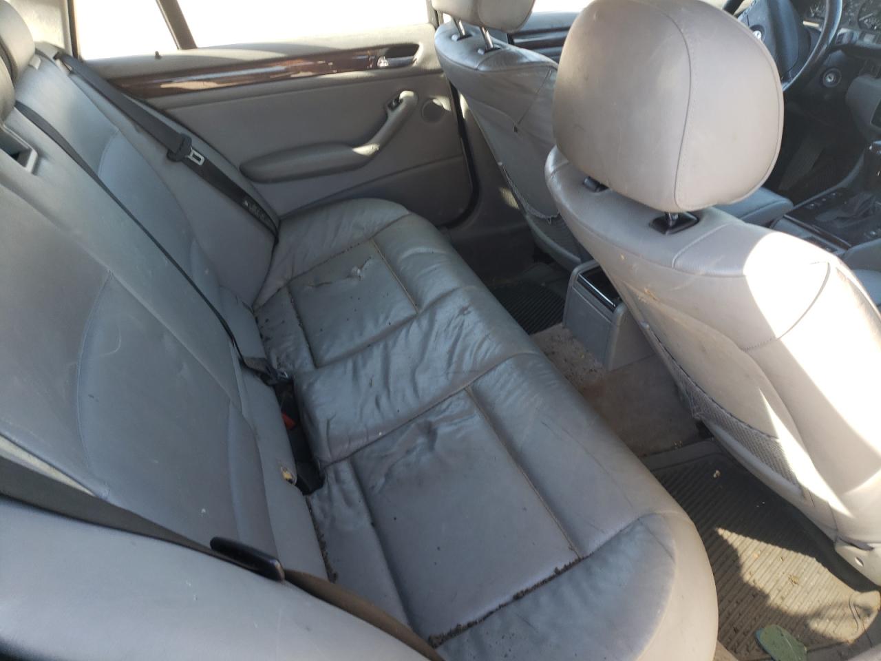 Photo 6 from auction – 2003 BMW 325 XIT with VIN WBAEP33483PF02350