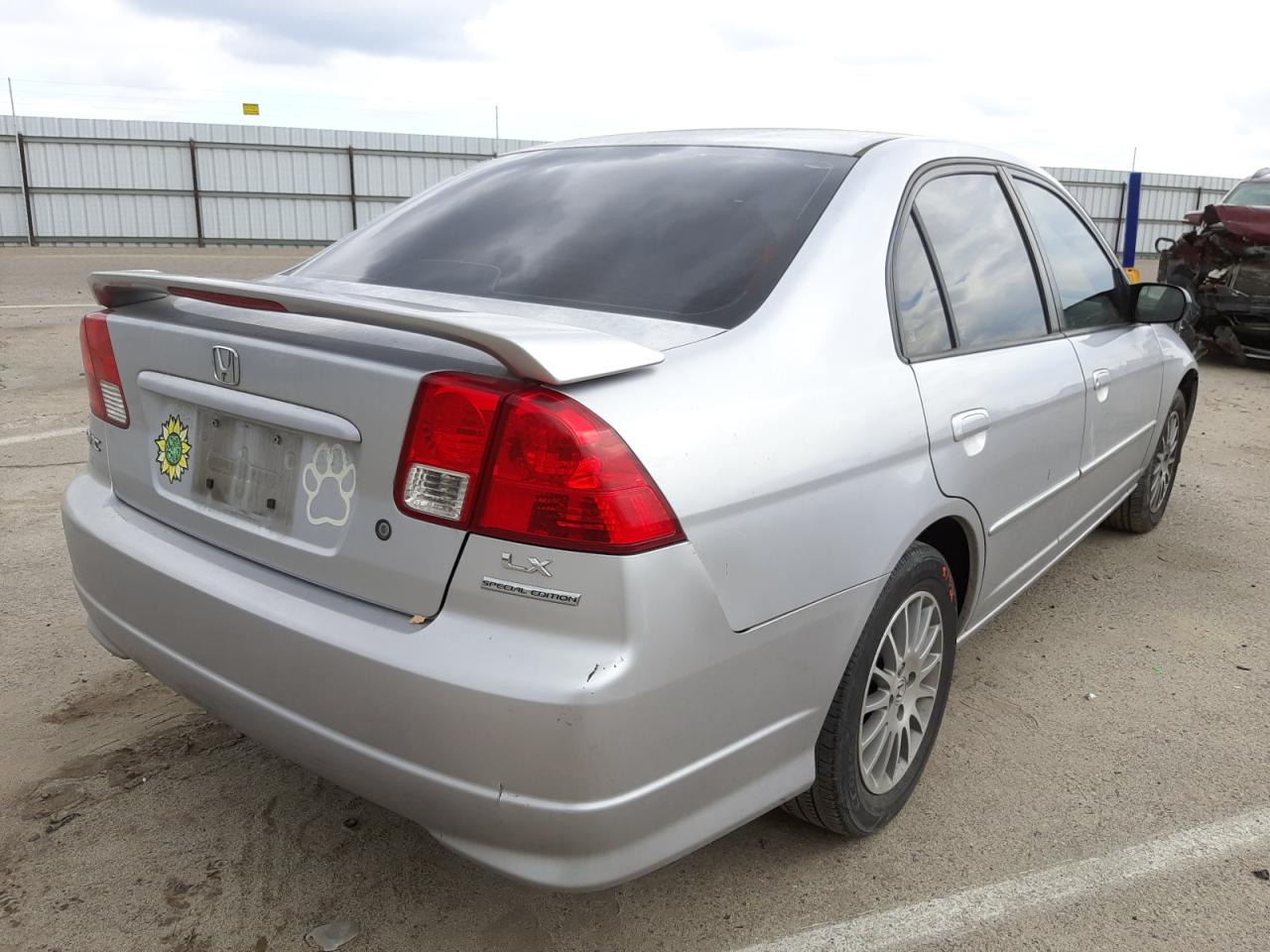 Photo 4 from auction – 2005 HONDA CIVIC LX with VIN 2HGES16545H582486