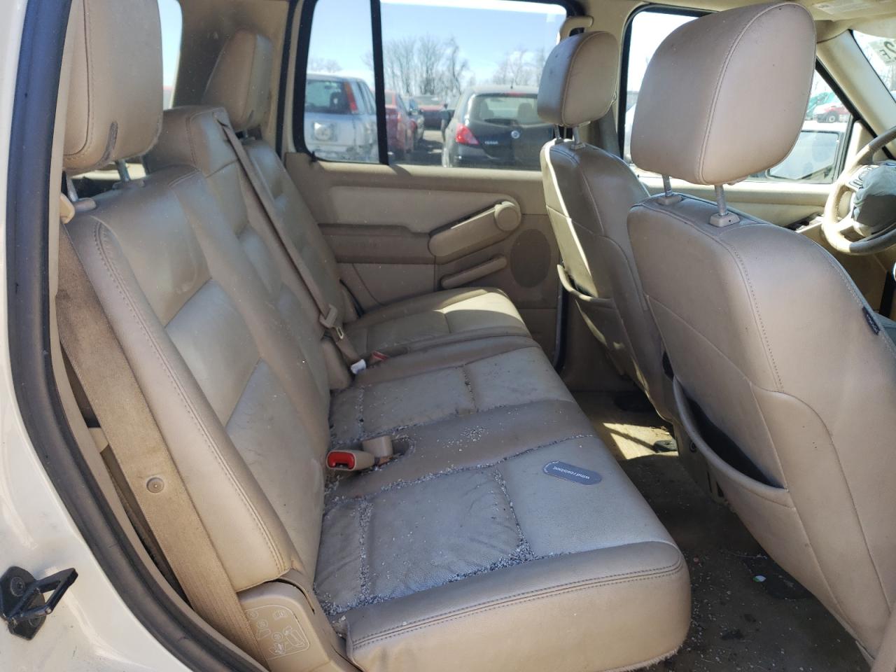 Photo 6 from auction – 2006 FORD EXPLORER L with VIN 1FMEU75806ZA03322