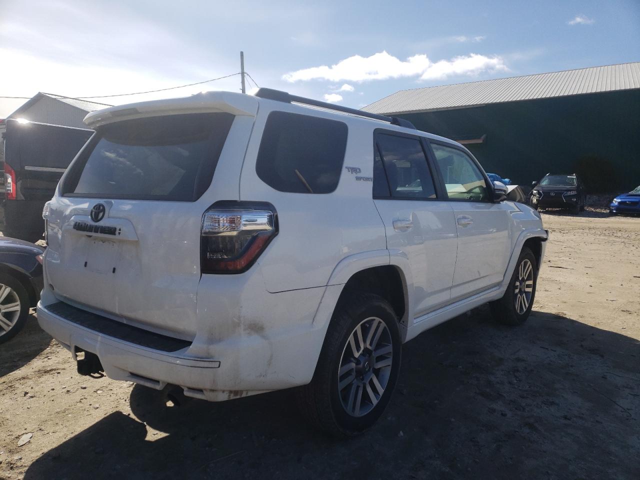 Photo 4 from auction – 2022 TOYOTA 4RUNNER SR with VIN JTESU5JR4N5983231
