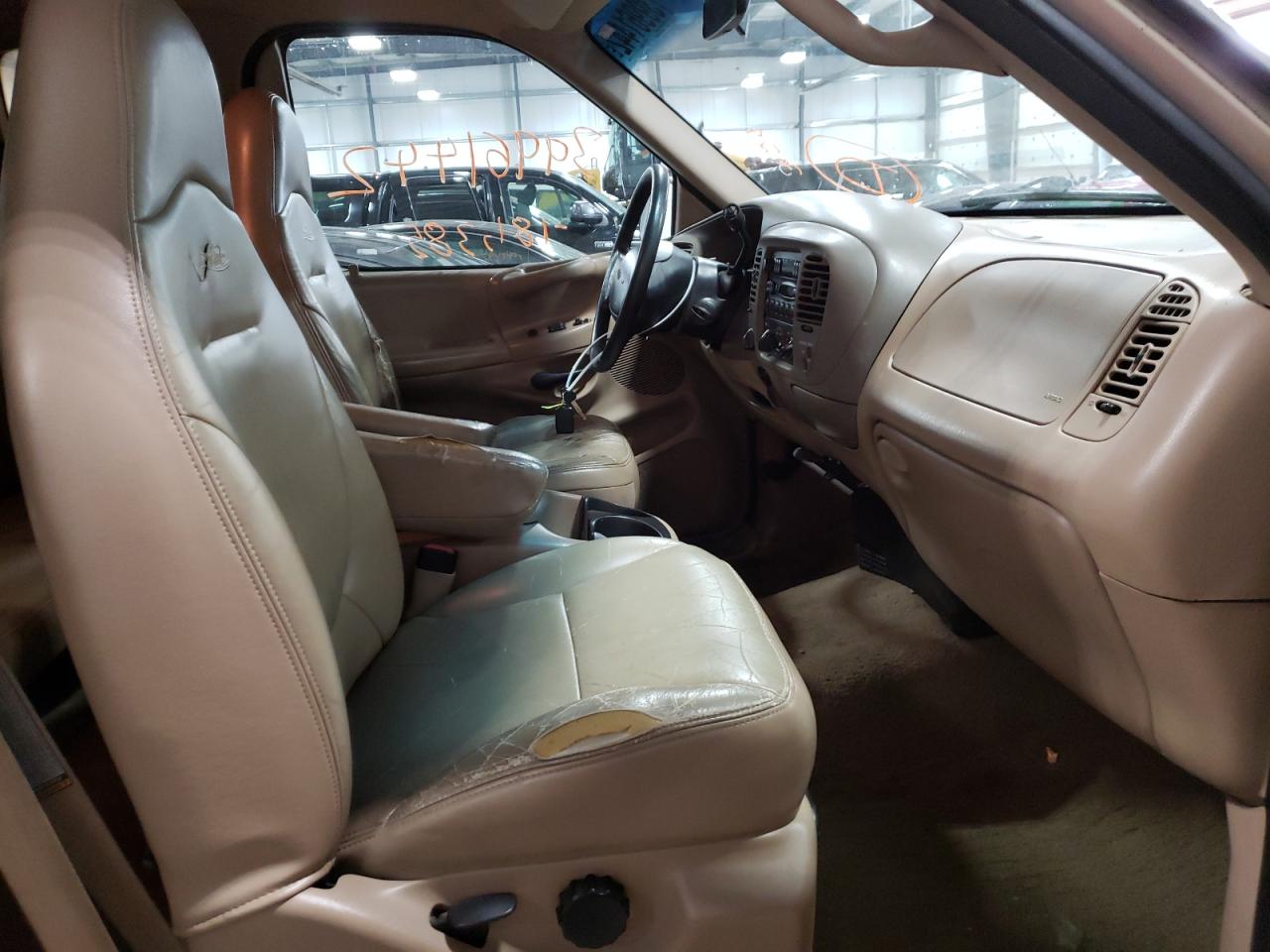 Photo 5 from auction – 1997 FORD F150 with VIN 2FTEX18L4VCA34917