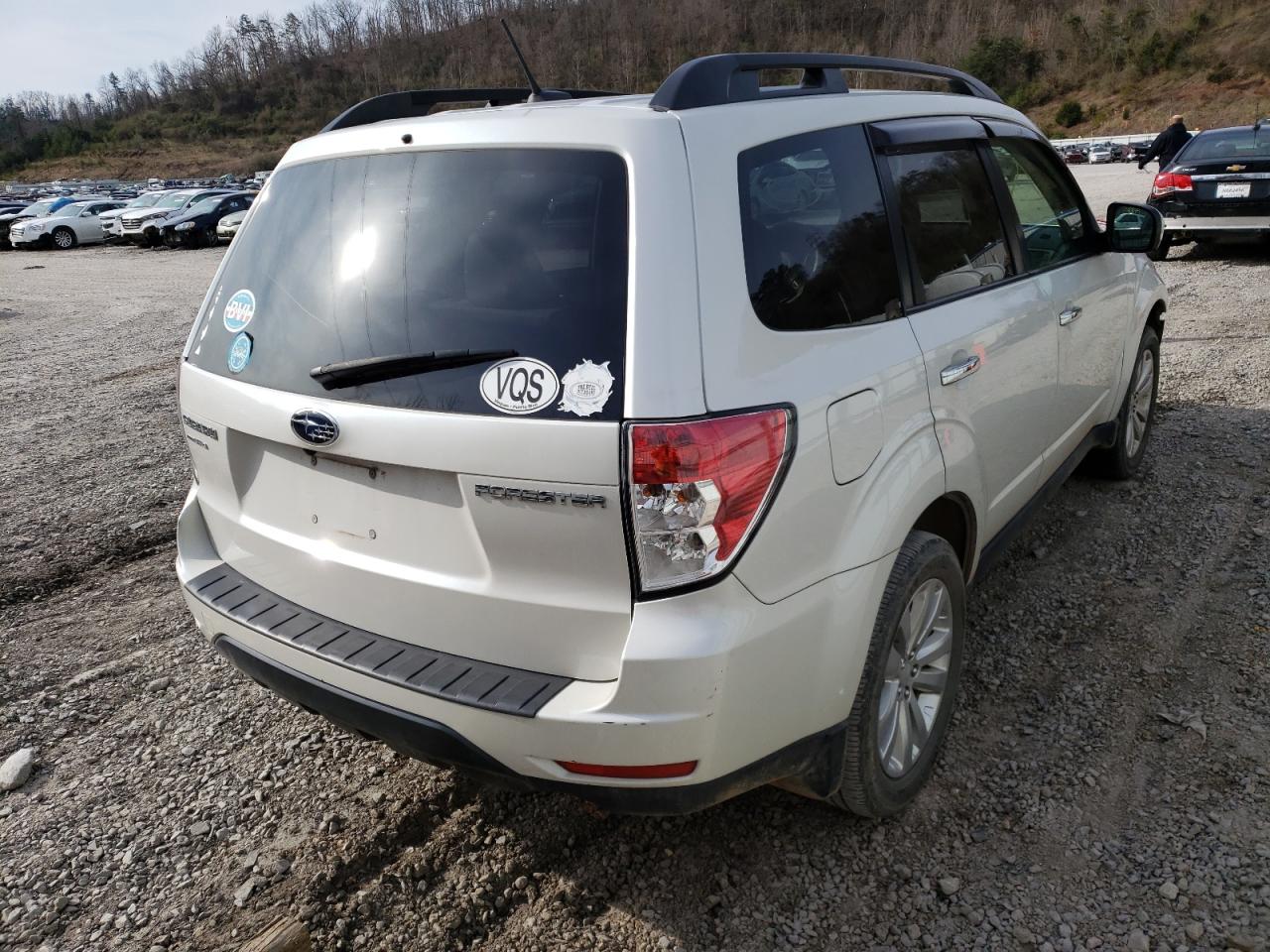 Photo 4 from auction – 2012 SUBARU FORESTER 2 with VIN JF2SHBDC7CH460426