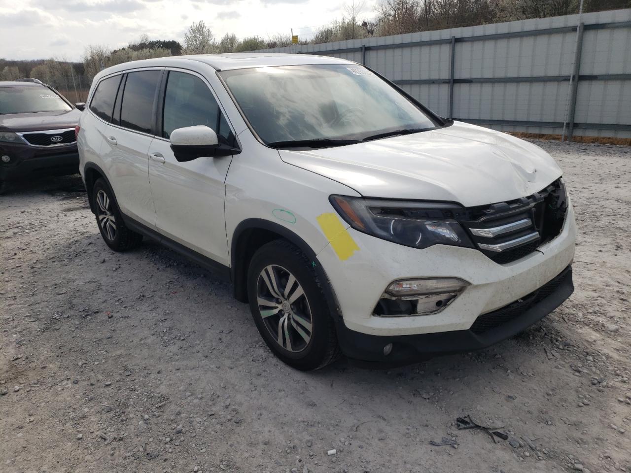 HONDA PILOT EXL 2016 with VIN 5FNYF6H85GB008427 - Photo from auction