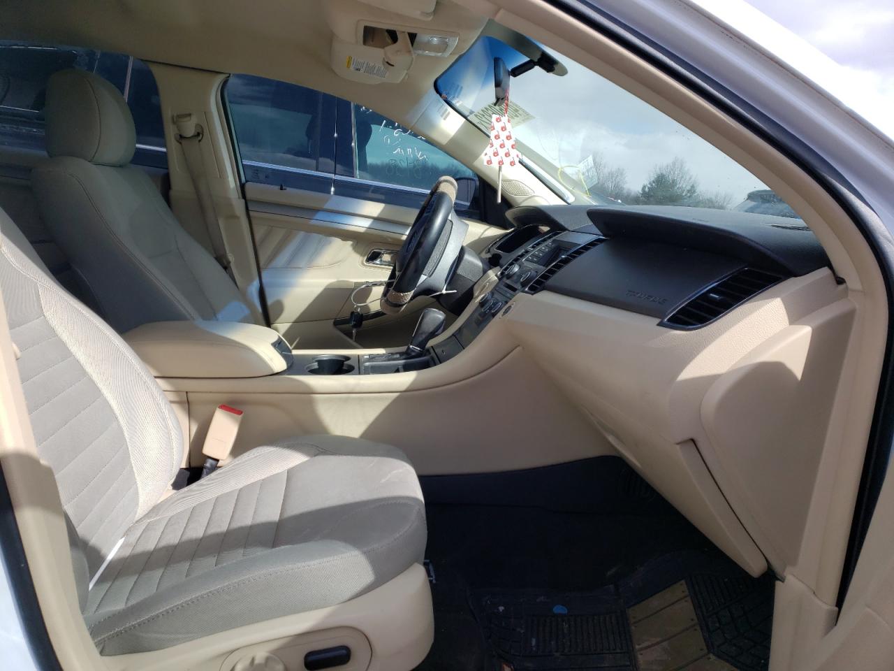 Photo 5 from auction – 2013 FORD TAURUS SE with VIN 1FAHP2D87DG187735