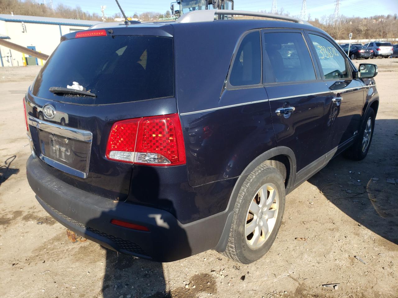Photo 4 from auction – 2013 KIA SORENTO LX with VIN 5XYKTCA69DG360016