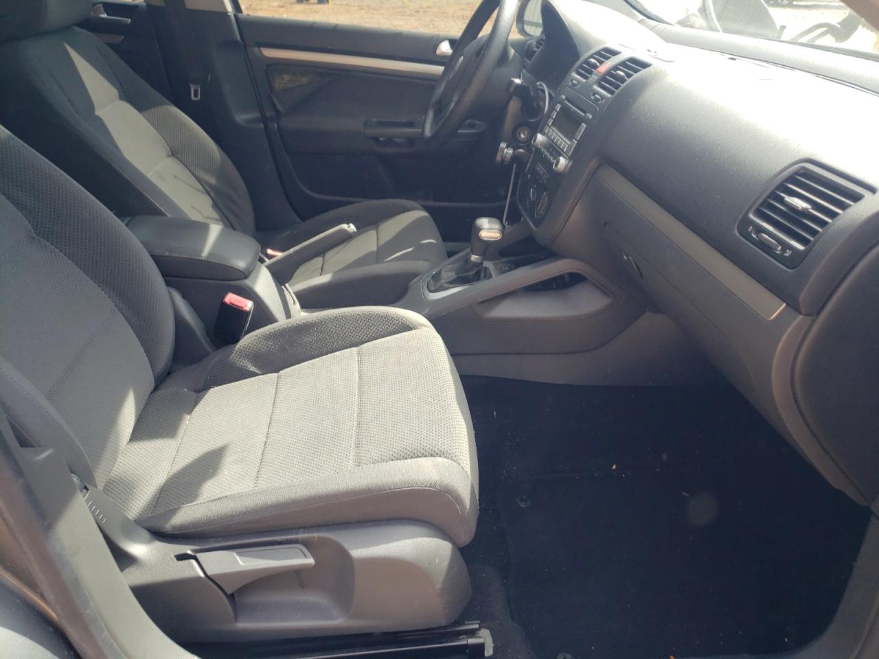 Photo 5 from auction – 2008 VOLKSWAGEN RABBIT with VIN WVWDA91K58W083145