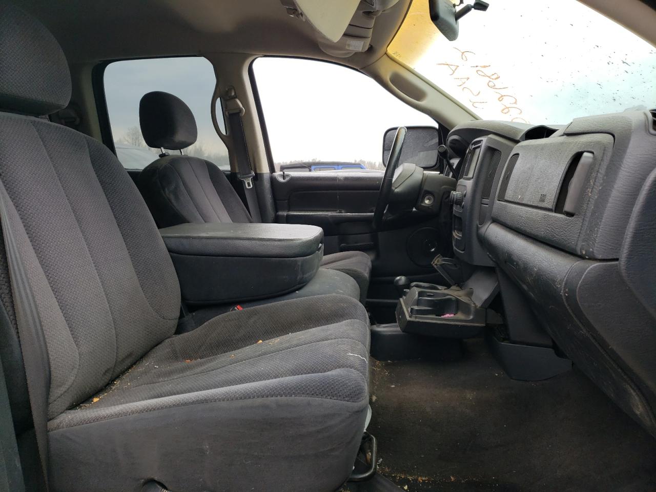 Photo 5 from auction – 2002 DODGE RAM 1500 with VIN 1D7HU18Z22S571809