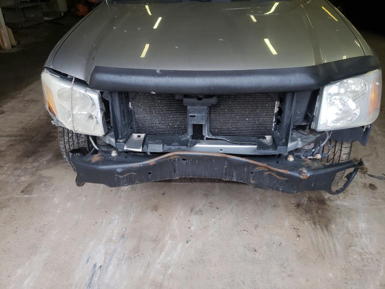 Photo 10 from auction – 2003 GMC ENVOY with VIN 1GKDT13S532135760
