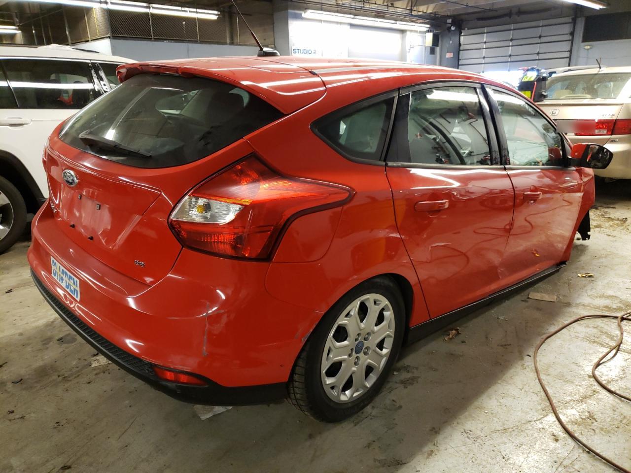 Foto 4 de la subasta – 2012 FORD FOCUS SE con VIN 1FAHP3K23CL240389