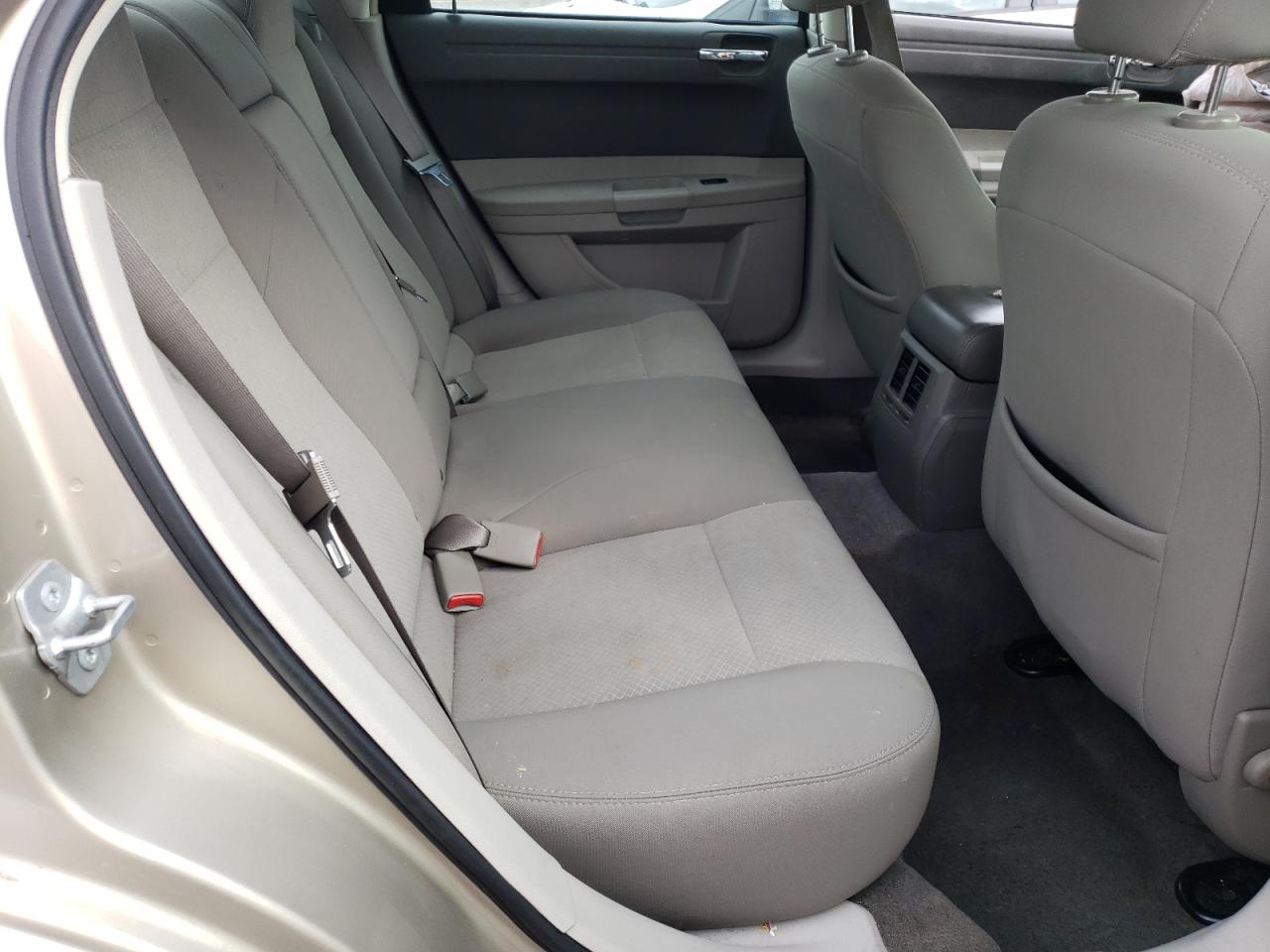 Photo 6 from auction – 2008 CHRYSLER 300 LX with VIN 2C3KA43R68H169278