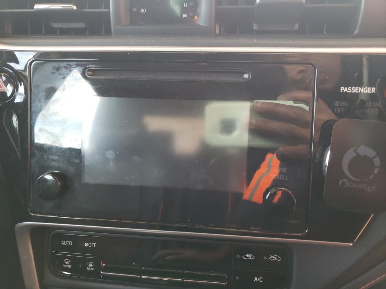 Photo 9 from auction – 2017 TOYOTA COROLLA L with VIN 5YFBURHE3HP727216