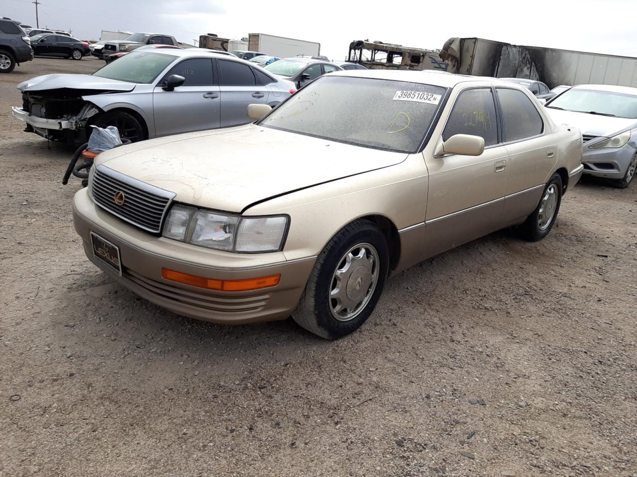 Photo 2 from auction – 1993 LEXUS LS 400 with VIN JT8UF11E1P0175589