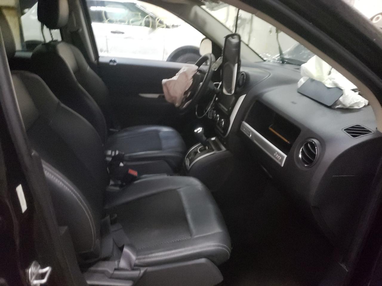 Photo 5 from auction – 2017 JEEP COMPASS LA with VIN 1C4NJCEA5HD207137