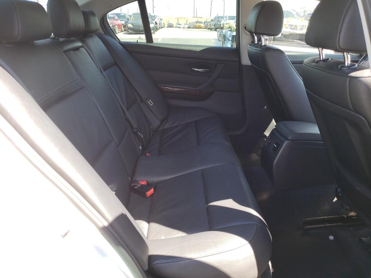 Photo 6 from auction – 2011 BMW 328I with VIN WBAPH5G58BNN58963