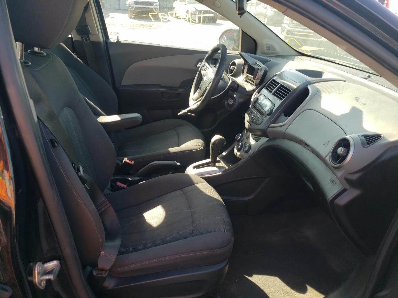 Photo 5 from auction – 2014 CHEVROLET SONIC LT with VIN 1G1JC5SH2E4166931