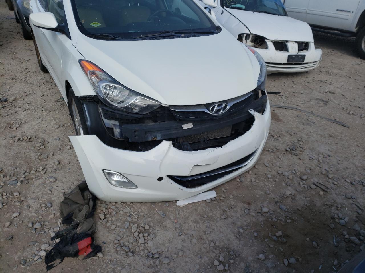 Photo 9 from auction – 2012 HYUNDAI ELANTRA GL with VIN 5NPDH4AE6CH111414