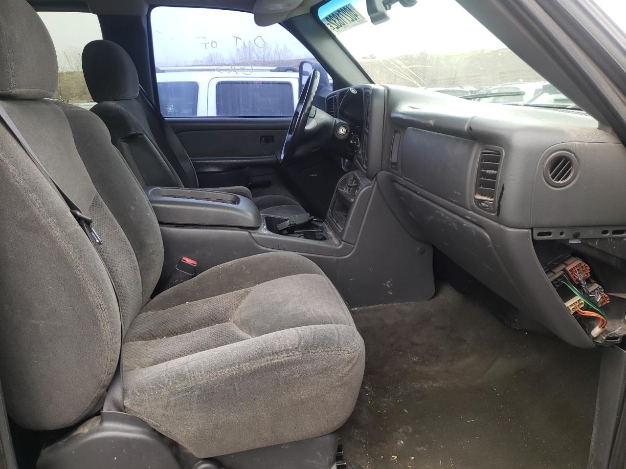 Photo 5 from auction – 2003 CHEVROLET SILVERADO with VIN 1GCHK29143E187075