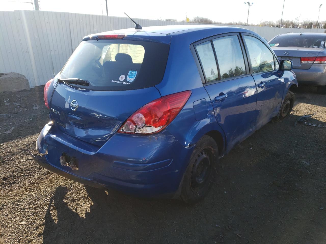 Photo 4 from auction – 2007 NISSAN VERSA S with VIN 3N1BC13E77L373324