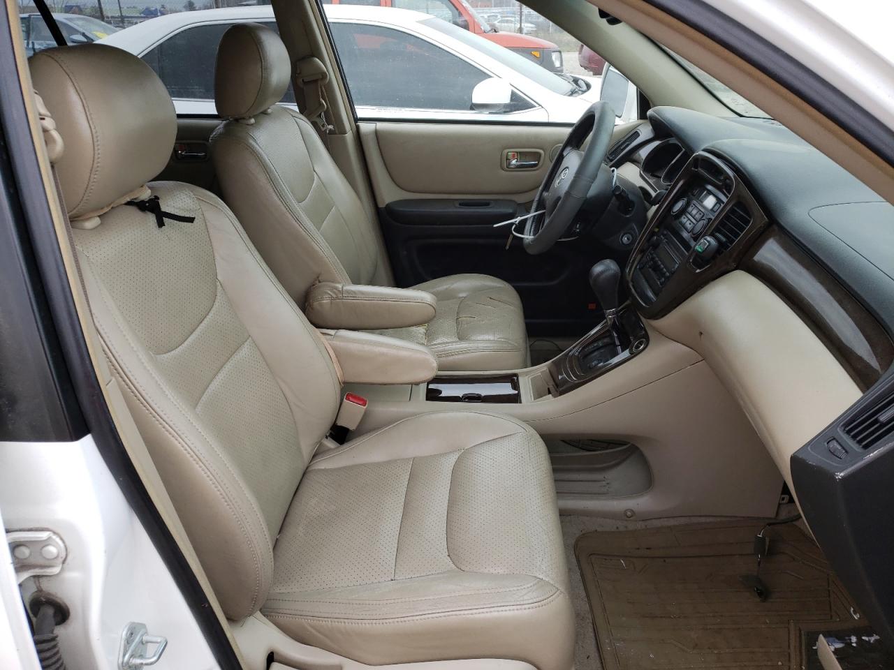 Photo 5 from auction – 2002 TOYOTA HIGHLANDER with VIN JTEGF21AX20032789