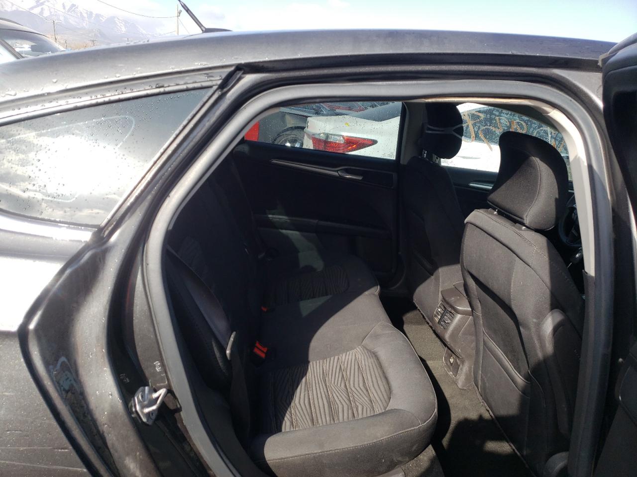Photo 6 from auction – 2016 FORD FUSION SE with VIN 3FA6P0H73GR330352