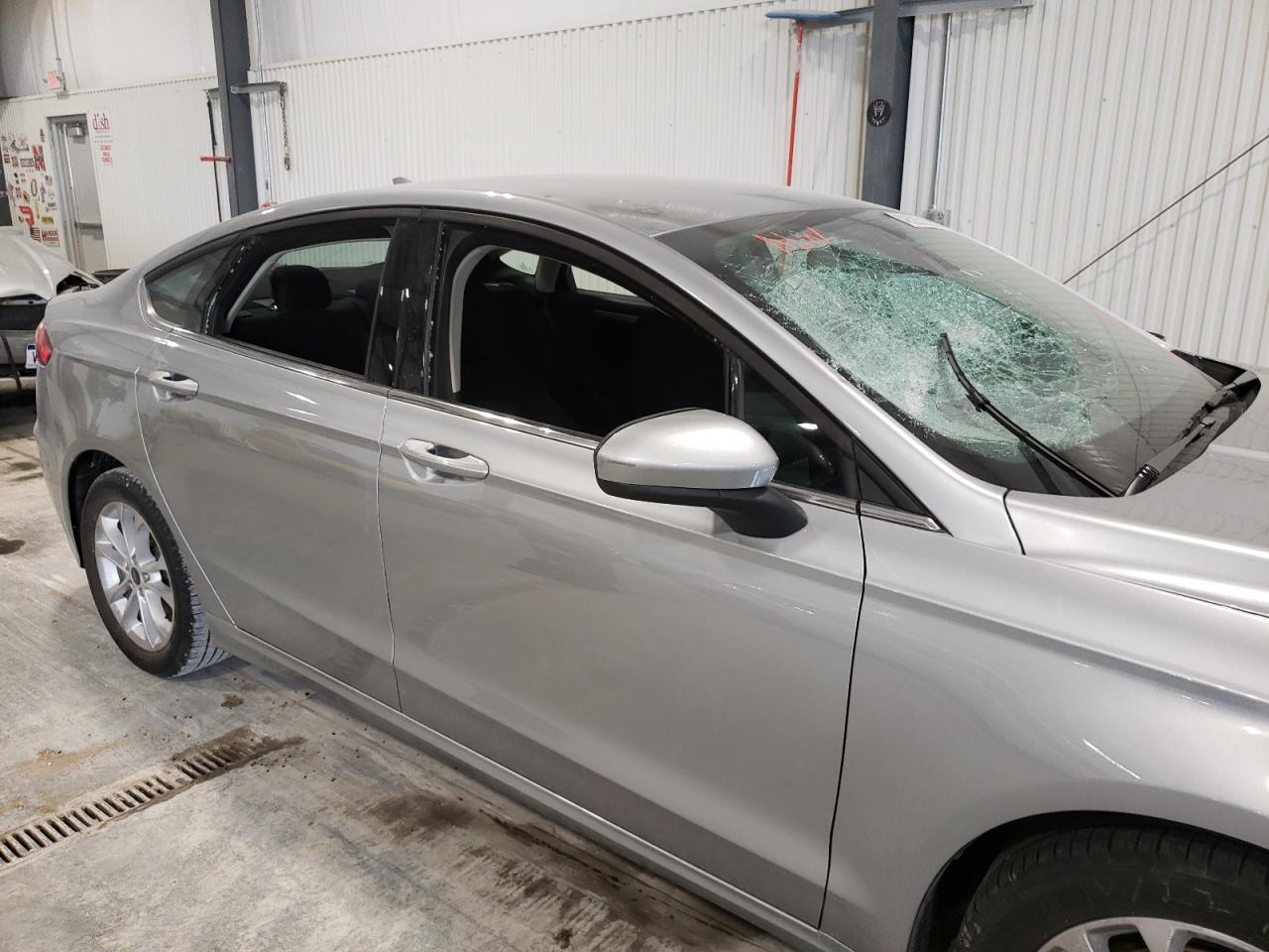 Photo 9 from auction – 2020 FORD FUSION SE with VIN 3FA6P0HD1LR170472