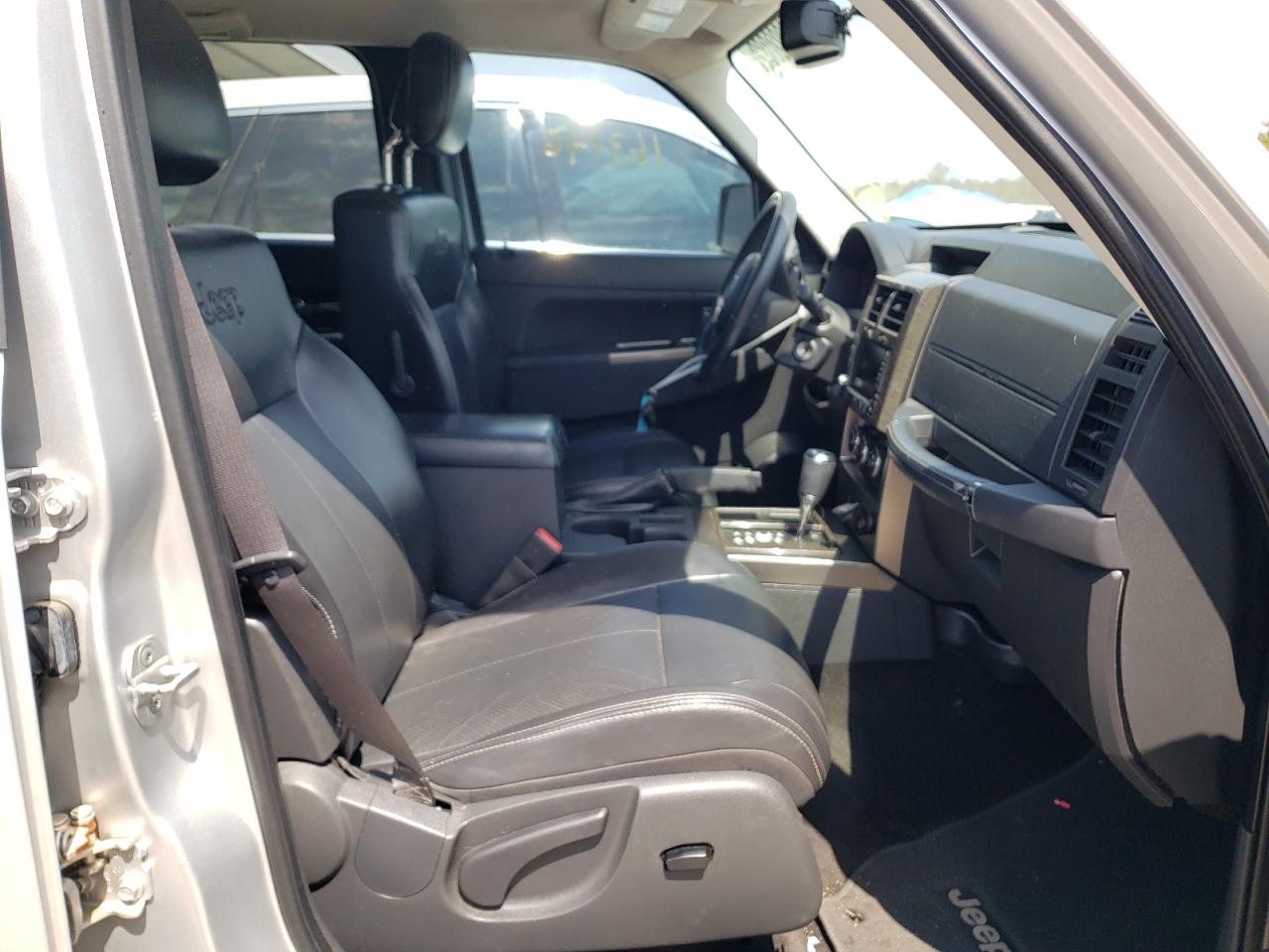 Photo 5 from auction – 2011 JEEP LIBERTY LI with VIN 1J4PP5GK1BW569769
