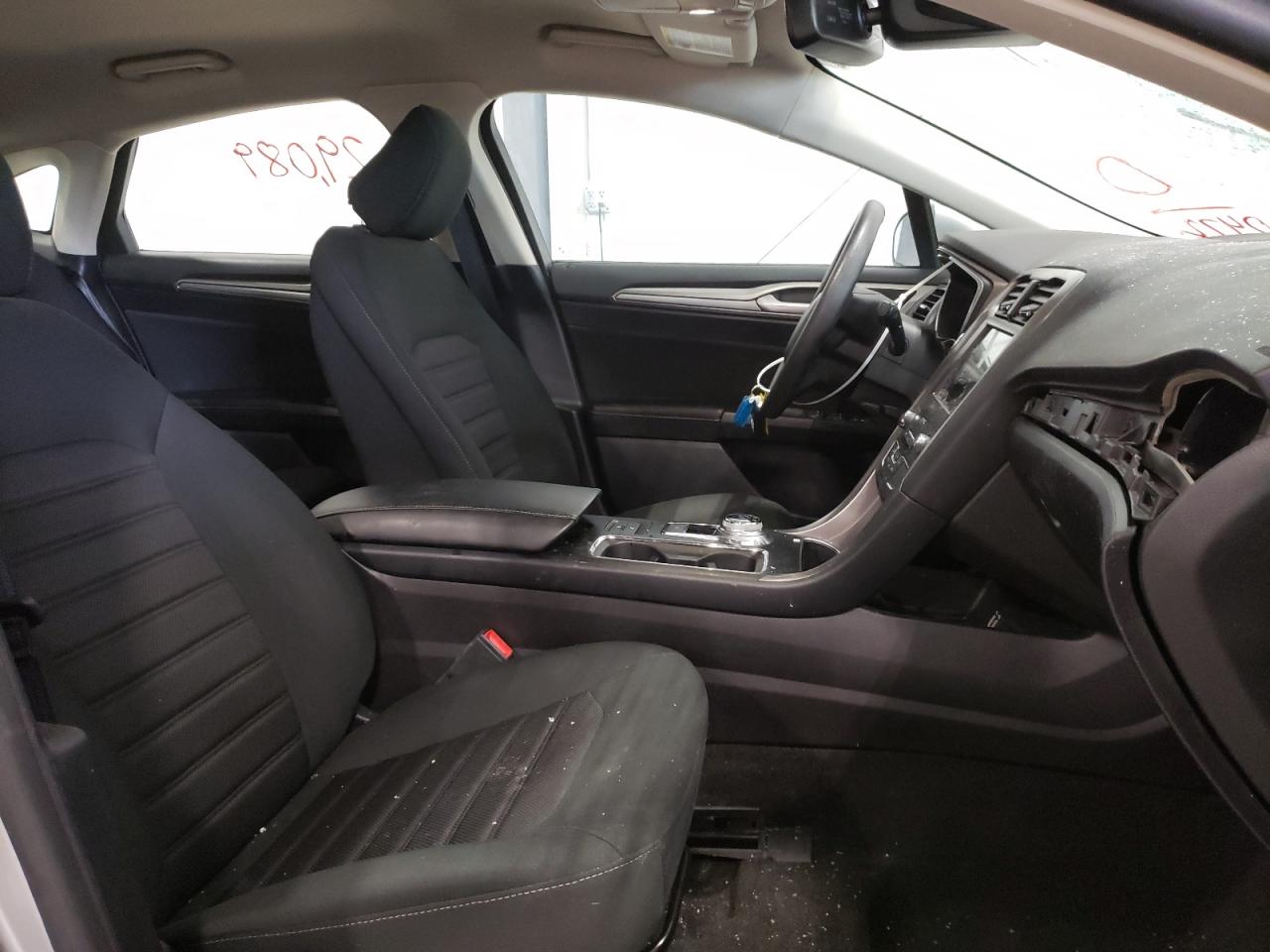 Photo 5 from auction – 2020 FORD FUSION SE with VIN 3FA6P0HD1LR170472