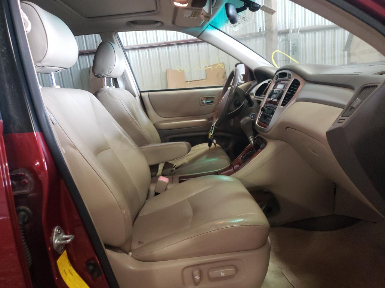 Photo 5 from auction – 2005 TOYOTA HIGHLANDER with VIN JTEEP21A950068515
