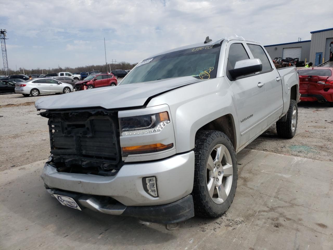 Photo 2 from auction – 2017 CHEVROLET SILVERADO with VIN 3GCUKREC5HG218820
