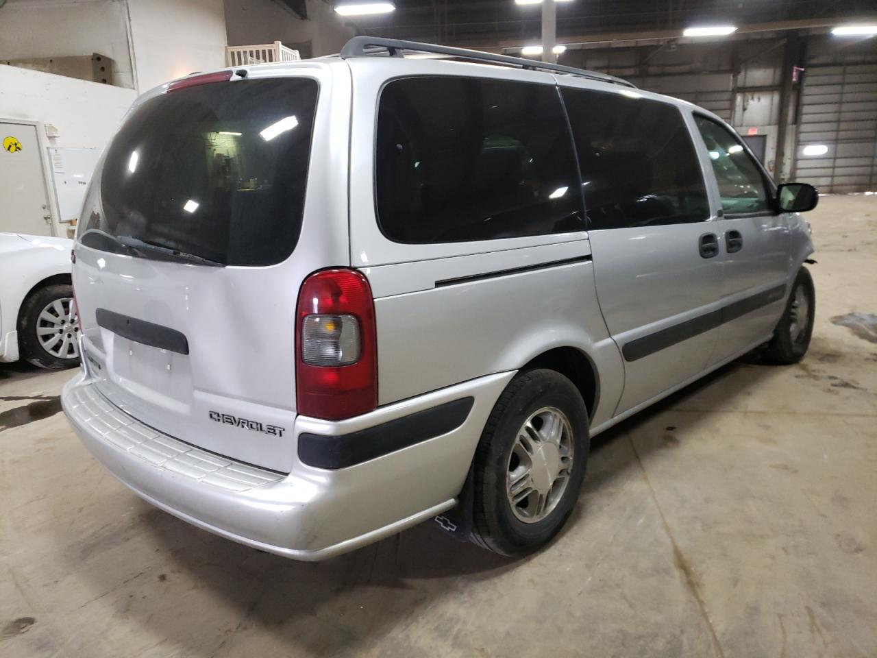 Photo 4 from auction – 2002 CHEVROLET VENTURE with VIN 1GNDX03E72D275355