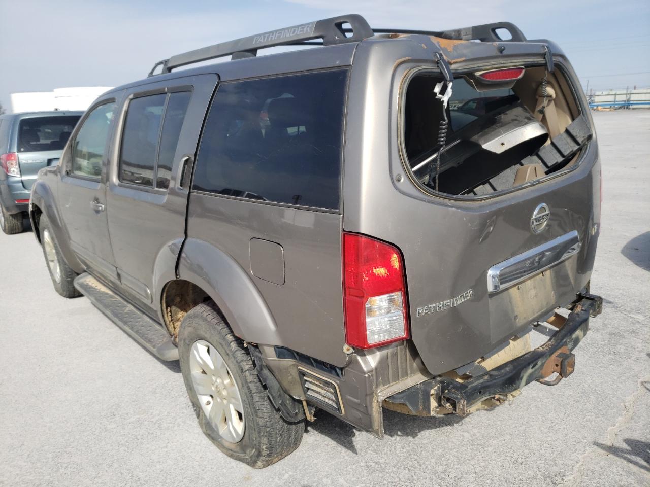 Photo 3 from auction – 2005 NISSAN PATHFINDER with VIN 5N1AR18W45C726082