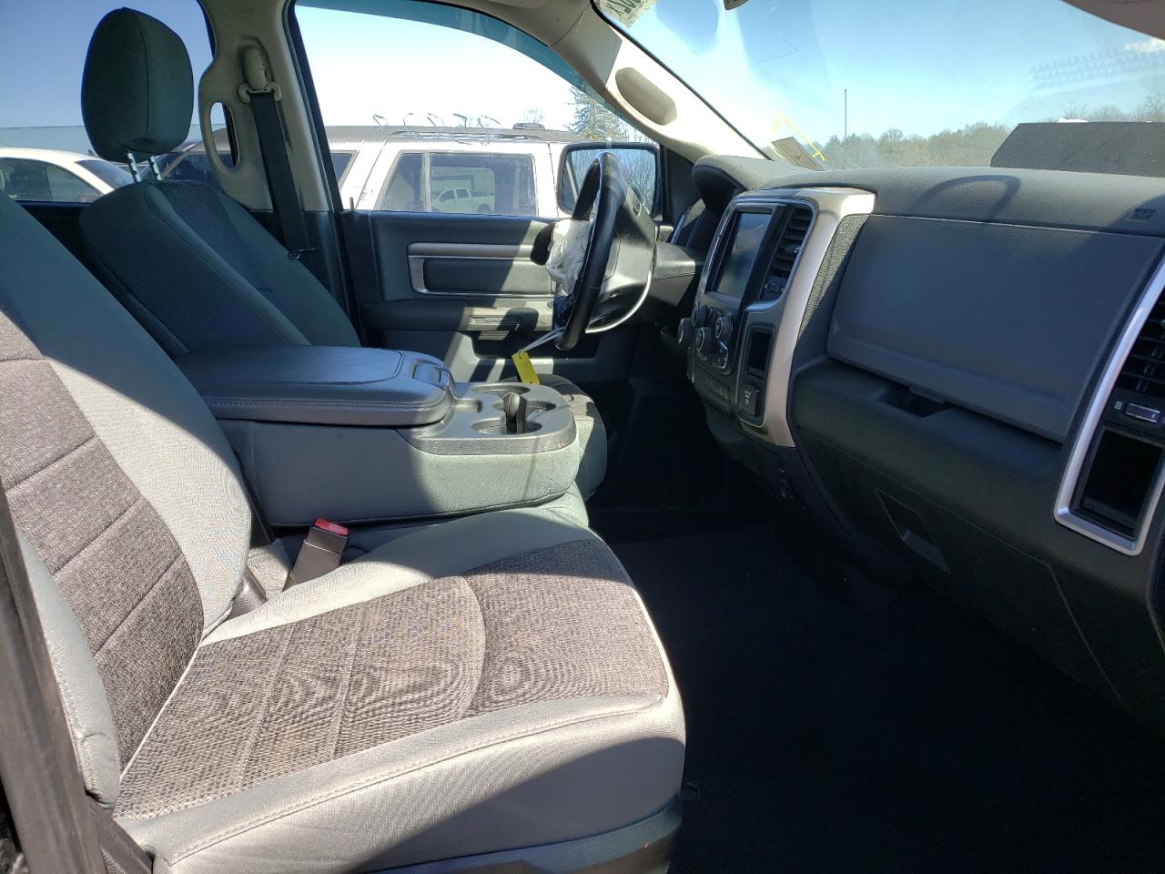 Photo 5 from auction – 2015 RAM 1500 SLT with VIN 1C6RR7GT3FS547810