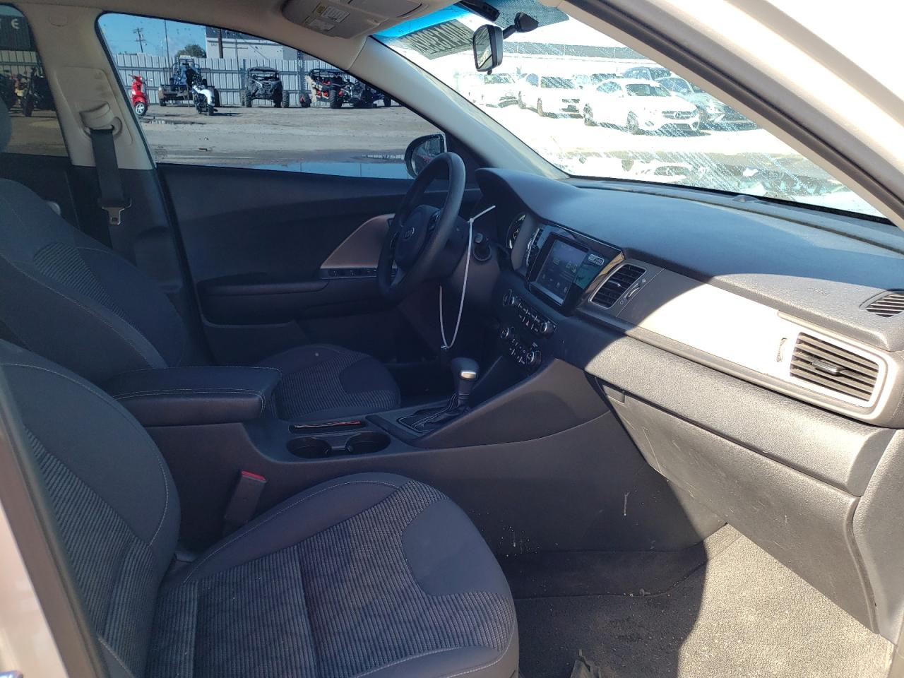 Foto 5 de la subasta – 2019 KIA NIRO FE con VIN KNDCB3LC3K5297012