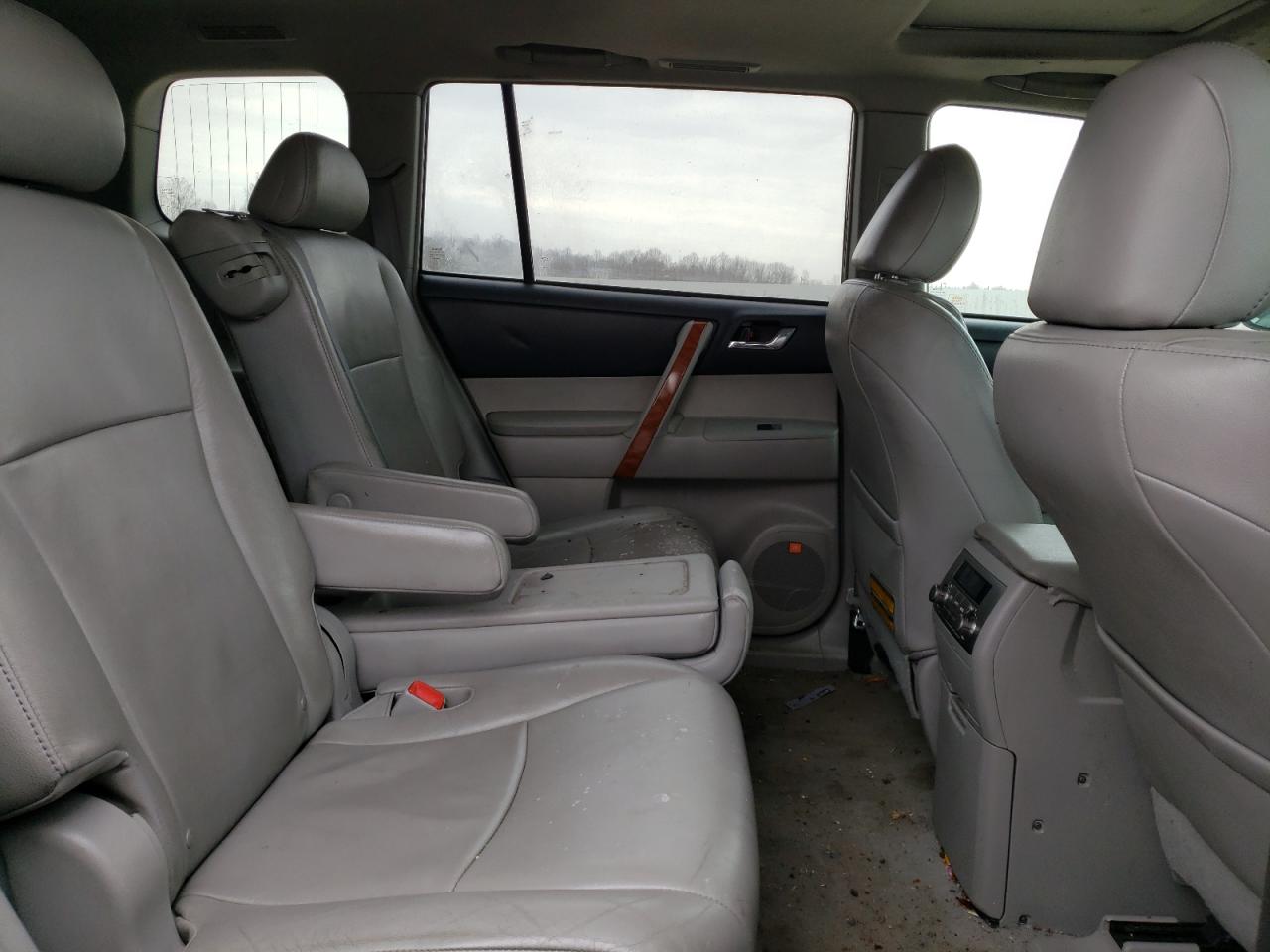 Photo 6 from auction – 2010 TOYOTA HIGHLANDER with VIN 5TDDK3EH3AS040065