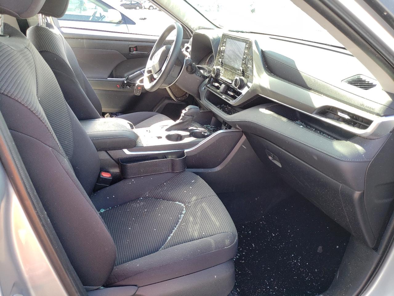 Photo 5 from auction – 2021 TOYOTA HIGHLANDER with VIN 5TDCZRAH5MS530835