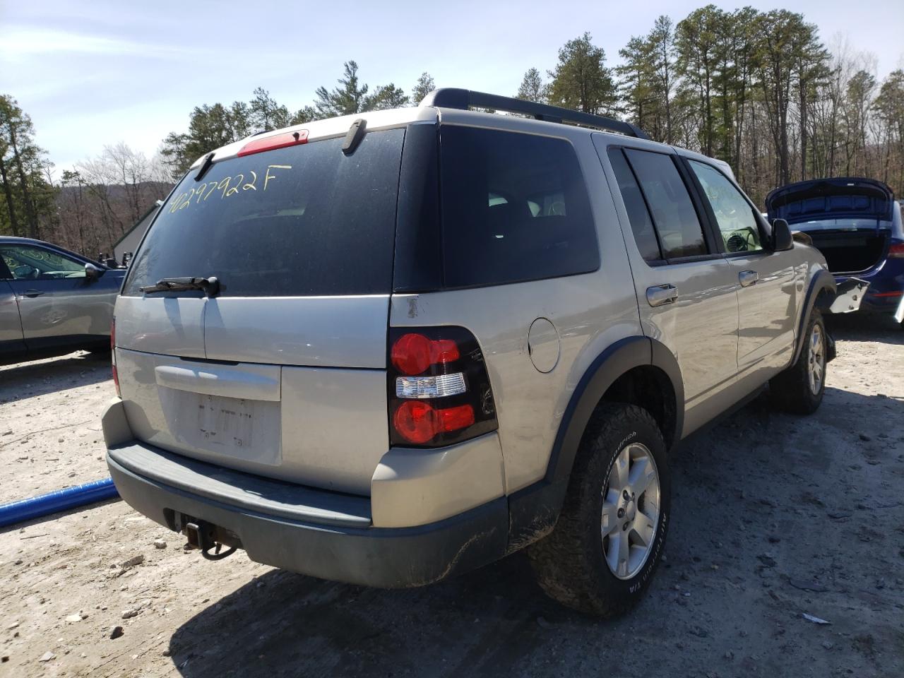 Photo 4 from auction – 2007 FORD EXPLORER X with VIN 1FMEU73E57UB36472