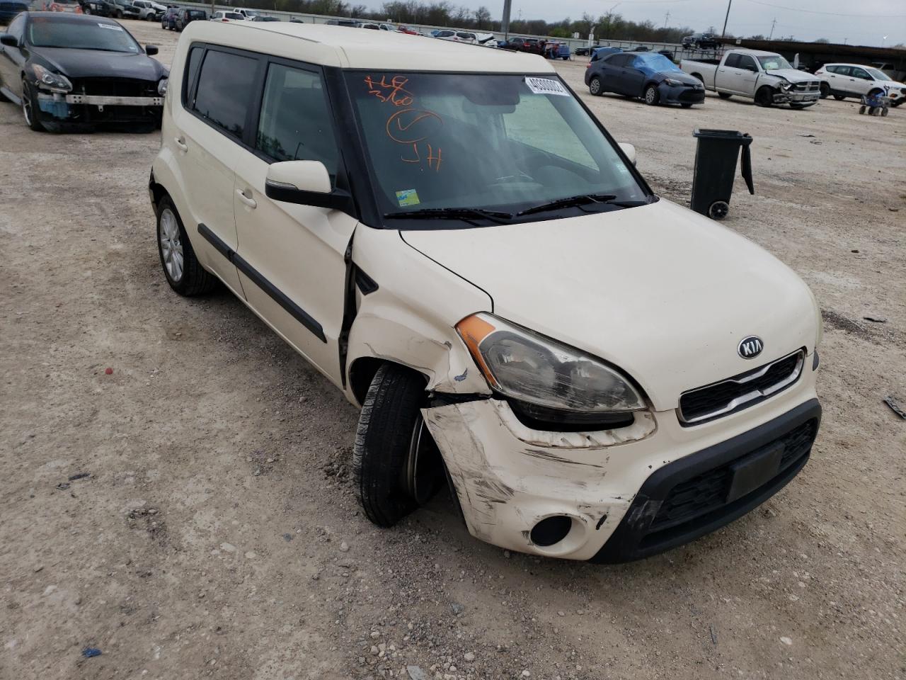 KIA SOUL + 2013 with VIN KNDJT2A63D7557217 - Photo from auction