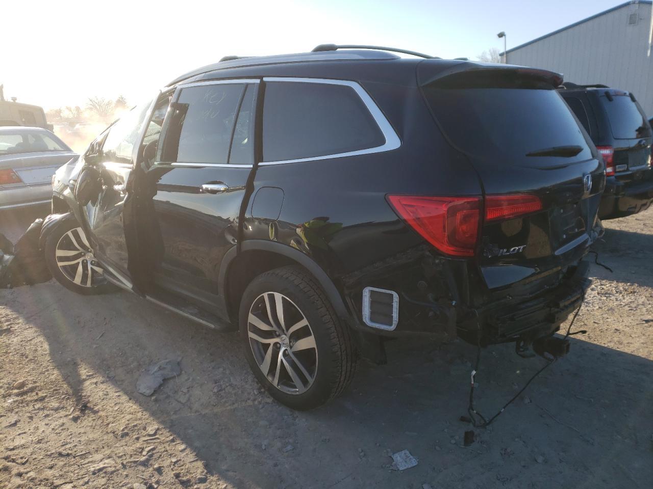 Photo 3 from auction – 2017 HONDA PILOT TOUR with VIN 5FNYF6H96HB036084