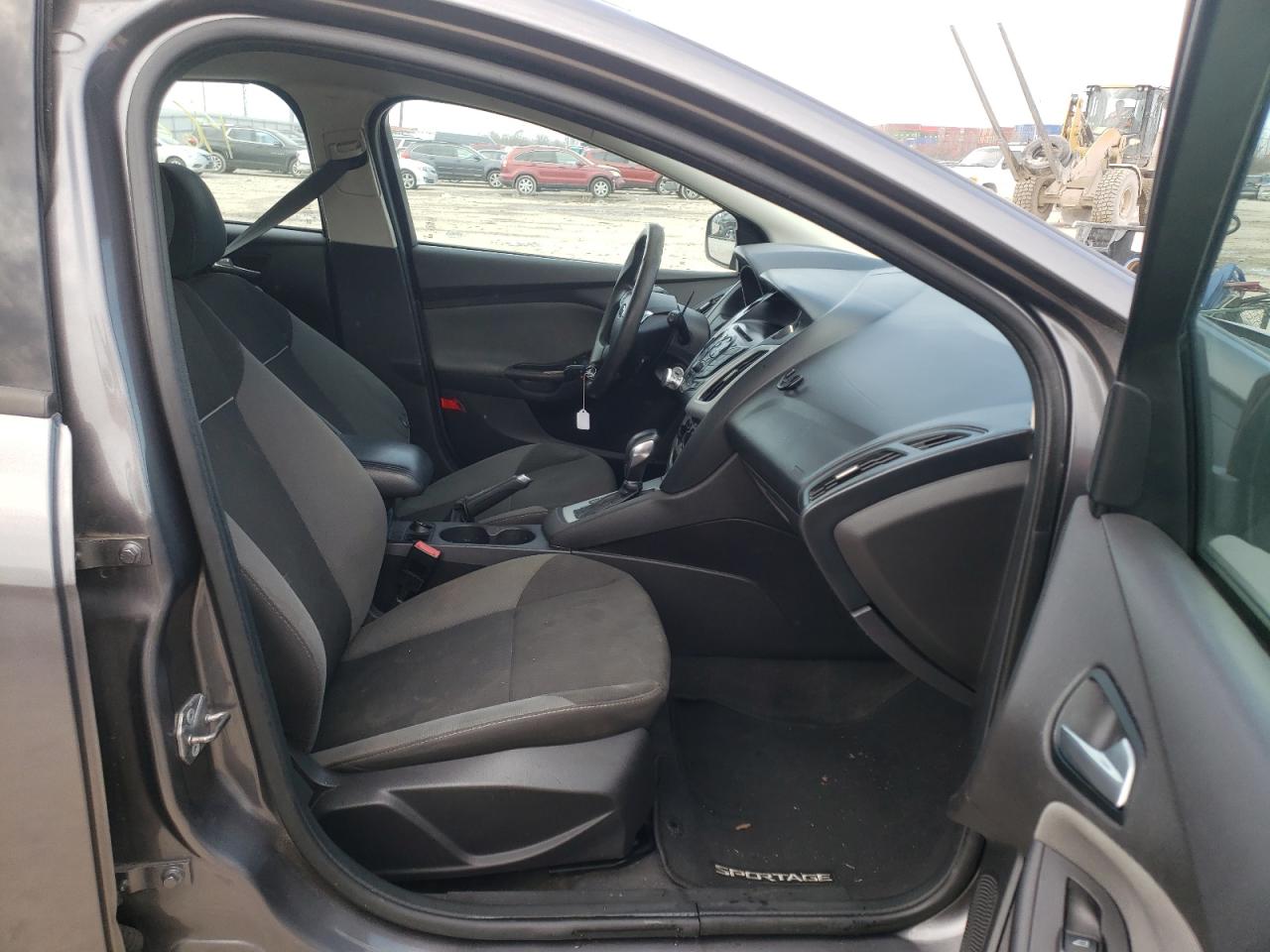 Photo 5 from auction – 2013 FORD FOCUS SE with VIN 1FADP3K23DL137344